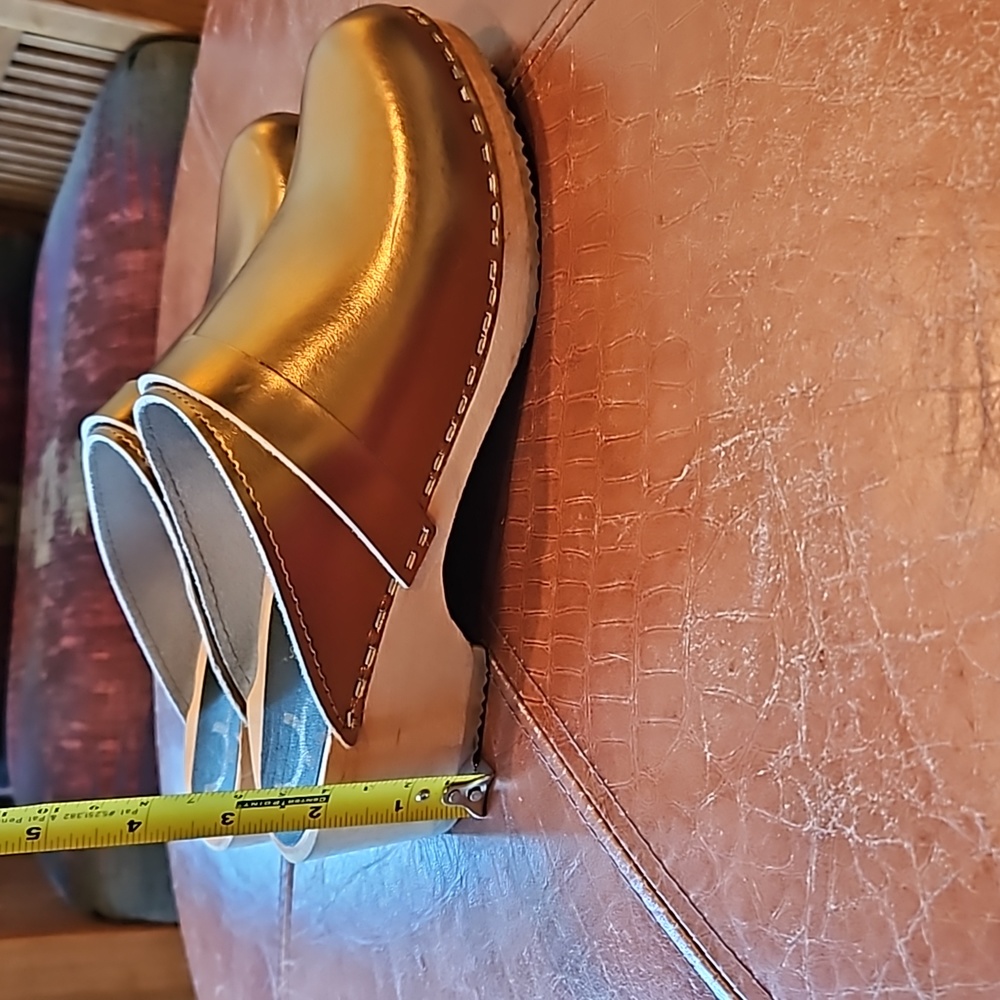 Clogs - Picture 3 of 7